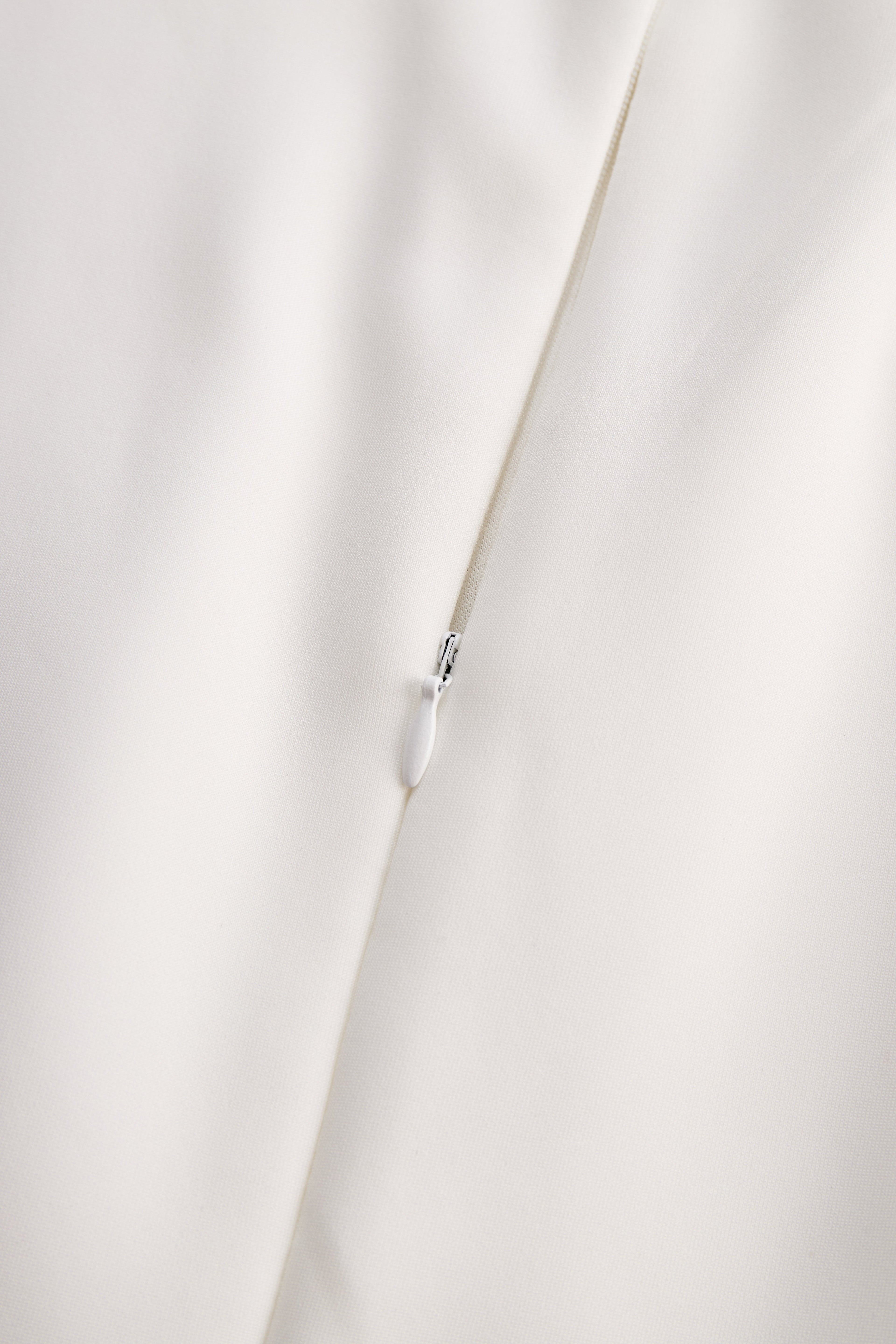 Elegant White Keyhole Pencil Dress